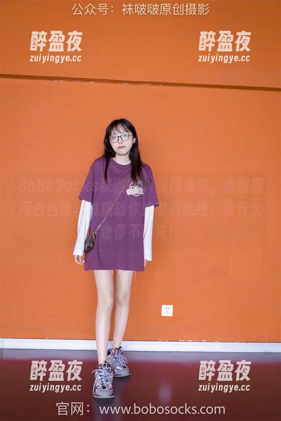 BoBoSocks袜啵啵-甜甜圈 BoBoSocks袜啵啵 - 新图集中,甜甜圈用白色蕾丝袜挑战你的审美底线,说什么也停不下来!