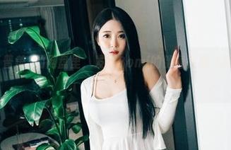 在Bomi(普美)的网盘里，发现Bomi的健身教练之路和写真真相