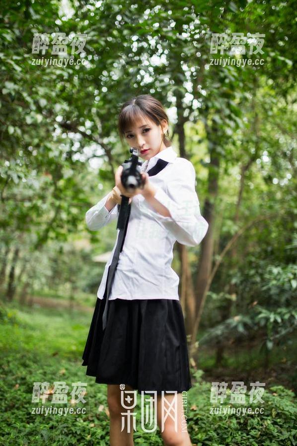 GIRLT果团网 - 看看这！王语纯的体操服更新图片，让我无从抗拒！