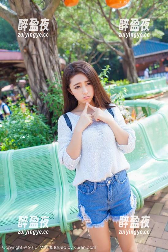 IMiss爱蜜社-Angela小热巴 IMiss爱蜜社 - 夏日炙热,Angela小热巴给你私房美图,看来衣服都是多余的啊,哈哈。