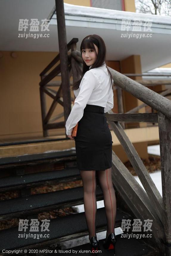 MFStar模范学院-宅兔兔 MFStar模范学院 - 宅兔兔的黑丝大片:图库里的腿文化,带你突破次元壁!