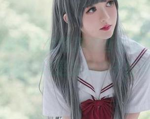 所以，我是来欣赏喵糖映画这部白袜JK制服作品的，还是为那袜子打分的？