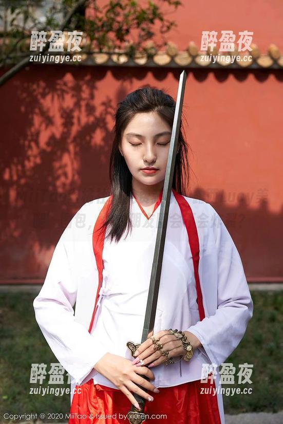 MiiTao蜜桃社-露西Lucy MiiTao蜜桃社 - 免费获取“露西Lucy美腿”图包,你的朋友圈会不会炸裂?