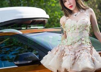 TouTiao头条女神 - 周熙妍穿连体衣:无圣光,也要炫耀我的不羁!