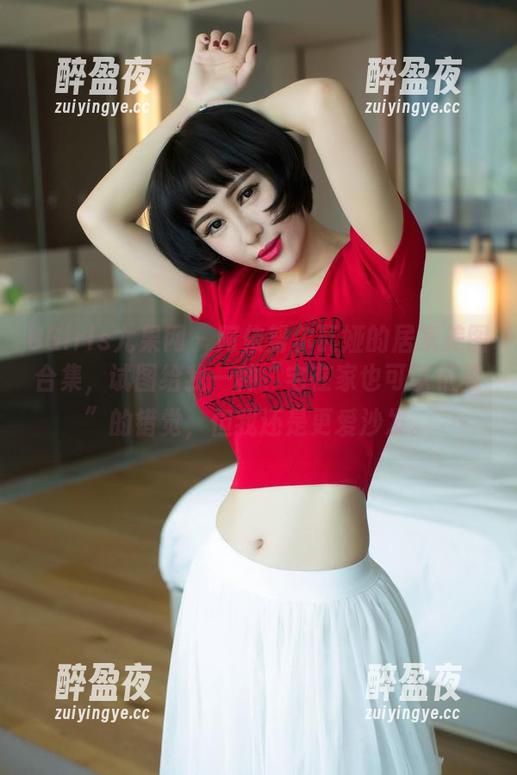 UGirls尤果网-阿依努尔瓦娅 UGirls尤果网 - 阿依努尔瓦娅的居家美图合集,试图给我一种“宅在家也可以很美”的错觉,但我还是更爱沙发。