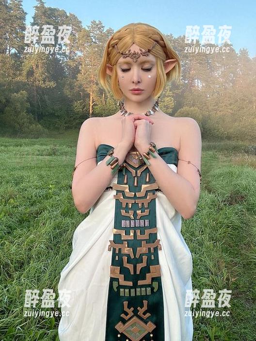 Vinnegal 打打卡,Vinnegal的蕾泽女仆图库,偷偷捕捉那一瞬的风格。