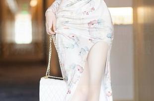 XIAOYU语画界 - 最新的李丽莎美足照片，目光不知不觉被吸引到了不该吸引的地方