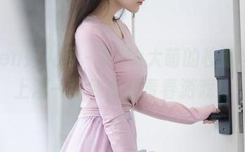 Xiuren秀人网 - Milk大萌的校服全集，上演一场致命的青春游戏！