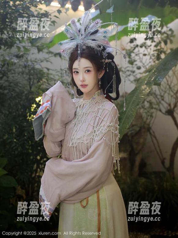Xiuren秀人网 - 刘艾琳Allen的豹纹魅力，专属美图合集，不看可惜！