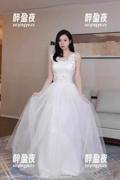 Xiuren秀人网-吃白菜的vi菜菜 Xiuren秀人网 - 吃白菜的vi菜菜和服作品集里,偶尔走神,总想不起来今天的事。