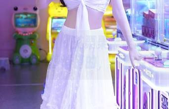 Xiuren秀人网 - 艾栗栗栗栗栗栗吖的高清裸足图册，静悄悄的，藏着点小暧昧。