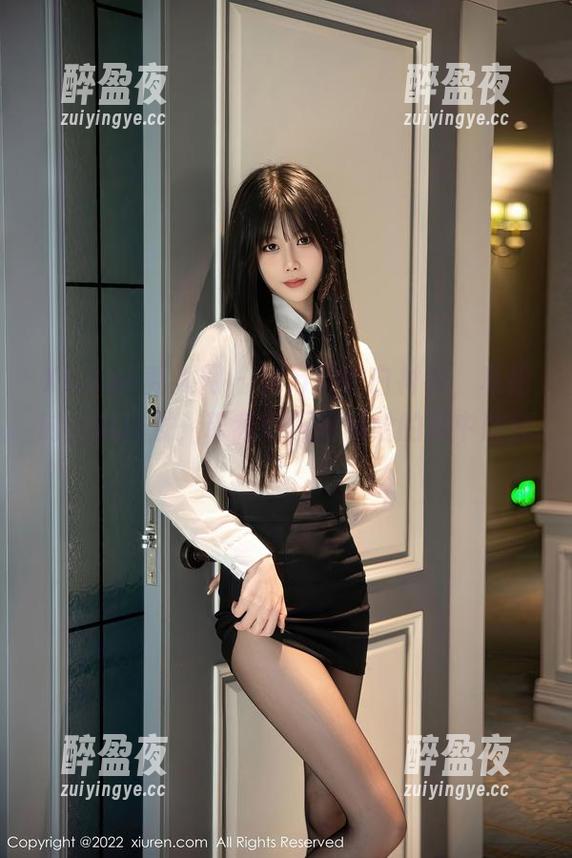 Xiuren秀人网-赵万灵 Xiuren秀人网 - 赵万灵的白衬衫,私拍时光机出发,带我们回到尴尬的高中时代!