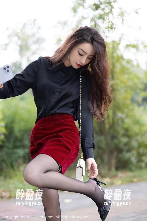 Xiuren秀人网-雨儿酱eve Xiuren秀人网 - 雨儿酱eve的圣诞之旅,美图在线,不接受反对意见!