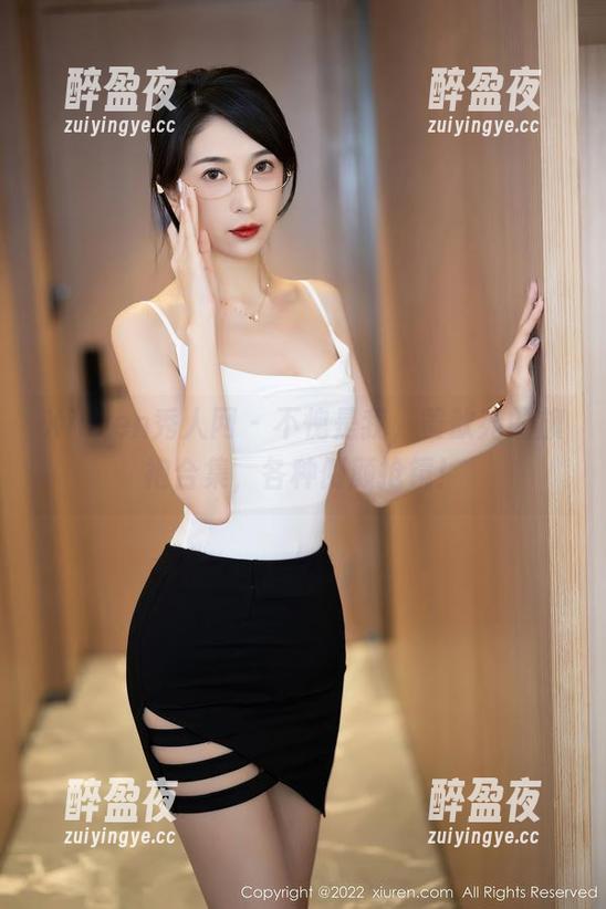 Xiuren秀人网-黄歆苑 Xiuren秀人网 - 不愧是我,黄歆苑的旗袍合集,各种侧颜抢镜!