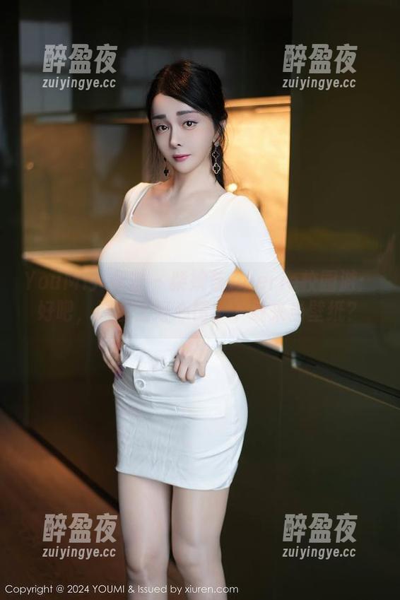 YouMi尤蜜荟-柴婉艺Averie YouMi尤蜜荟 - 柴婉艺Averie校园游:好吧,原图上好心情,下载来当壁纸?