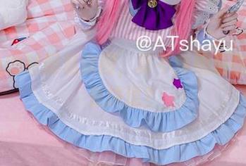 at鲨鱼的制服私房图，真不知她是在展示还是挑逗？