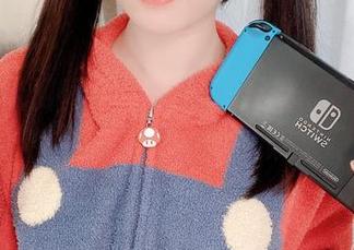 女友的免费图册，shimo霜月的心思亮了？不如直接问她猫粮在哪里吧。