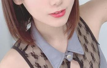 原图从指尖滑落，けん研裸足在岁月里轻盈游走