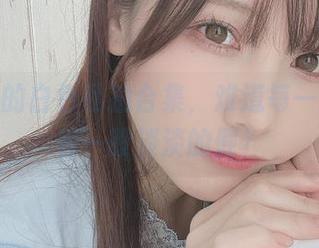 けん研的白色私拍合集，难道每一张都透着一股淡淡的倔？