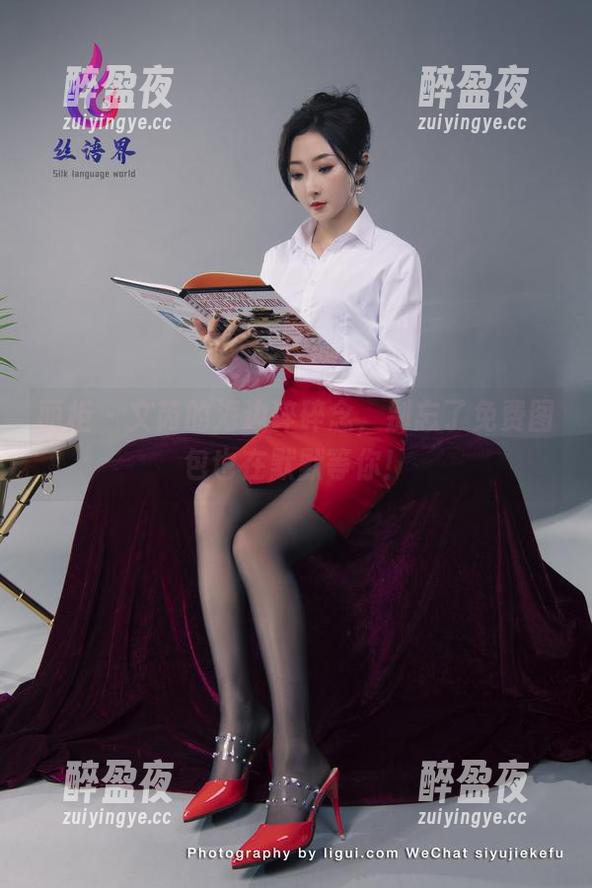丽柜-文芮 丽柜 - 文芮的海边碎碎念,别忘了免费图包也在默默等你!