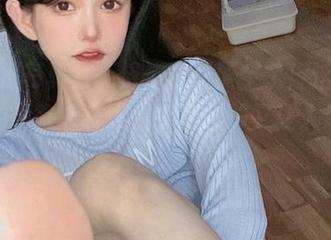 最新旗袍写真集，倦倦喵又耍宝了！这衣服就像她的性格一样，出乎意料却又让人忍俊不禁。