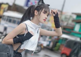 看南桃Momoko在线的高清写真，真木野西的不确定赋予了我一丝快感。