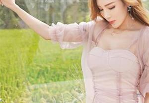 嗲囡囡 - 这才是正确的穿法！娜依灵儿最新写真里的睡衣，不看后悔。