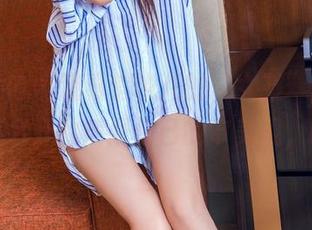 头条女神 - 观看信悦儿的“女孩”图包,你会莫名开始质疑自己的审美观,哈哈!