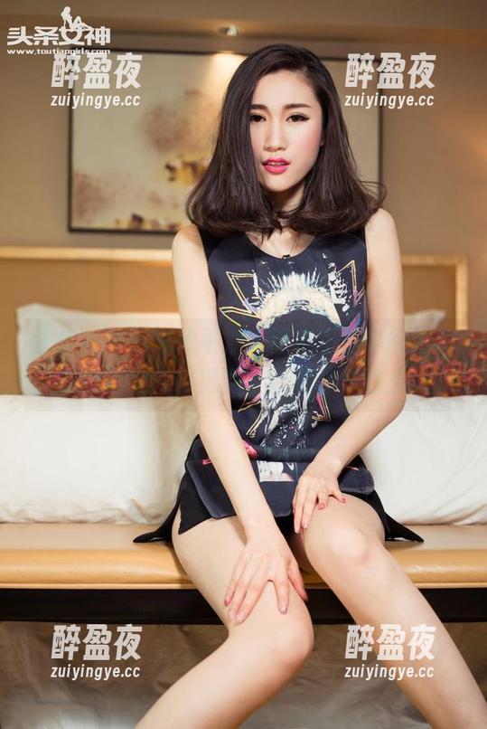 头条女神-申美嫣 头条女神 - 忘掉平庸,图库里的申美嫣和她的连衣裙考虑到了所有的优缺点。