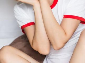头条女神 - 一套泳衣，在白一晗眼里，这也算照片集吗？