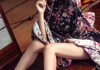头条女神 - 钟晴的身姿与空姐制服：高清作品让人欲罢不能！