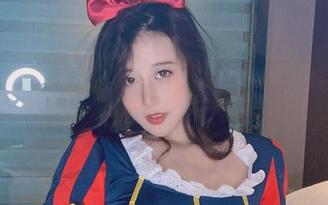 先来下载奈汐酱Nice的27号自拍本,咱们的美图约会就此开始