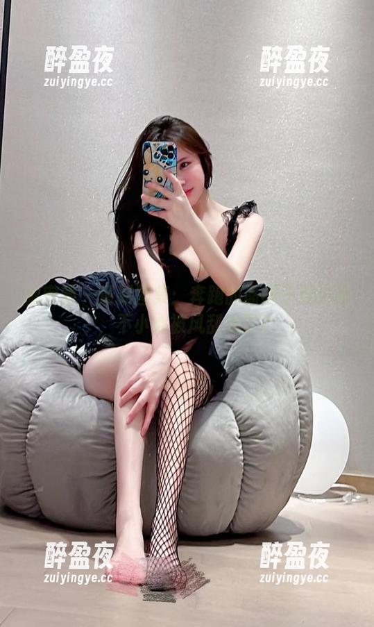 奔跑的晶骡子 微密圈 - 最新图集:奔跑的晶骡子穿短裙,不小心被风刮跑了?