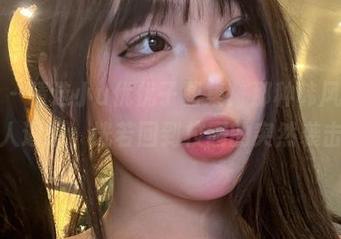 微密圈 - 精选小u优优子图集：那种韩风柔软，惹人遐想，恍若回到校园的突然袭击。