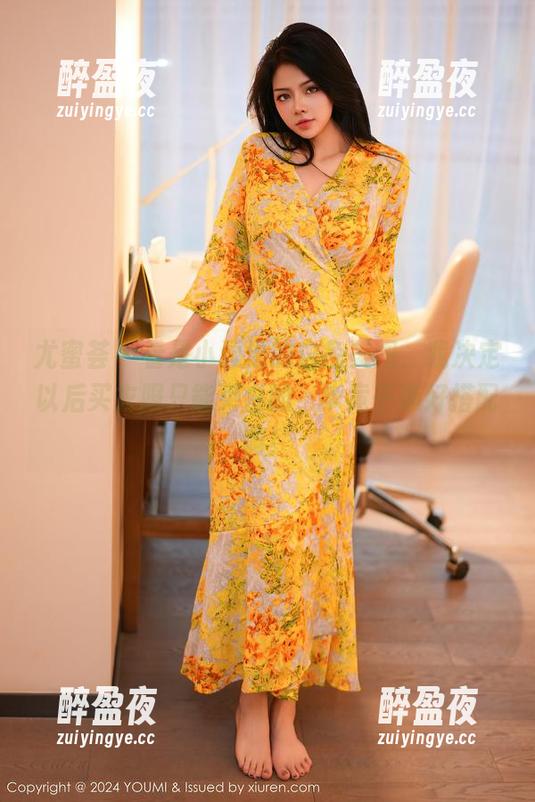 尤蜜荟 - 看是小逗逗的白色美图，我决定以后买衣服只能买白的，毕竟干净好搭配啊！