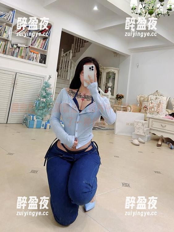 张老师 微密圈 - 精致蕾丝,照片中的张老师还原了一种优雅