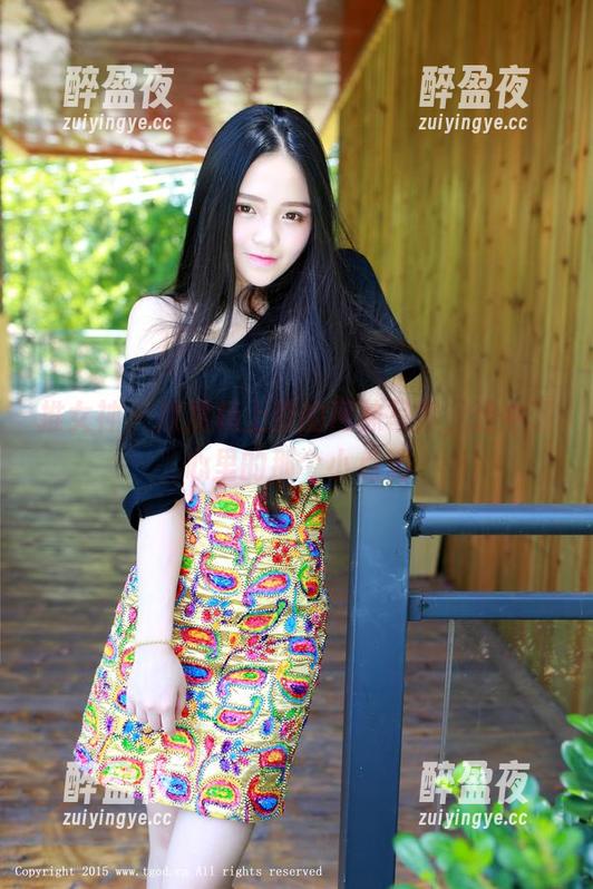 推女神-杨上萱 推女神 - 欣赏杨上萱的网袜写真,选中了心里的那个小点滴