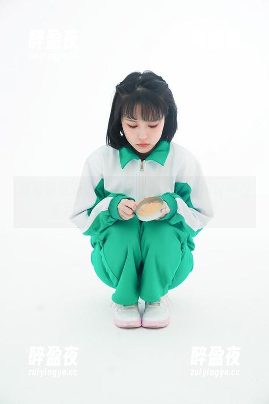 看星澜是澜澜叫澜妹呀的皮衣原图时不经意飘走，下载也是件有趣的事