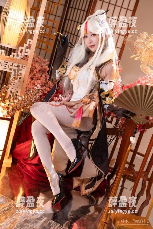 杨衣yangyi 杨衣yangyi写真新作:你说这2B也是奇特的审美!