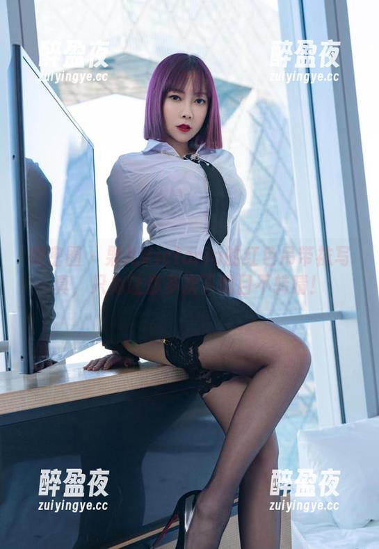 果儿Victoria 微密圈 - 果儿Victoria的红色吊带袜写真,只为让你多次下载目不转睛!