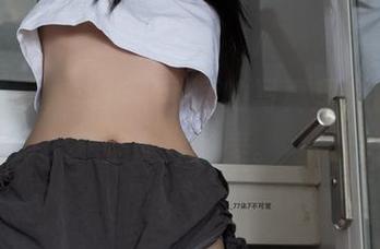 万圣节啊，柒柒不可爱的写真里竟藏着一丝诡异的美。