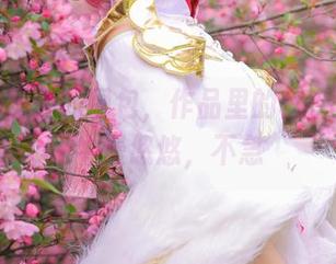 翻开桃暖酱的图包,作品里的秘密就像蜗牛慢悠悠,不急