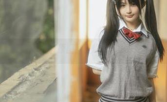 死库水：桜井宁宁写真原图，干燥的泳衣对抗着湿润的眼神