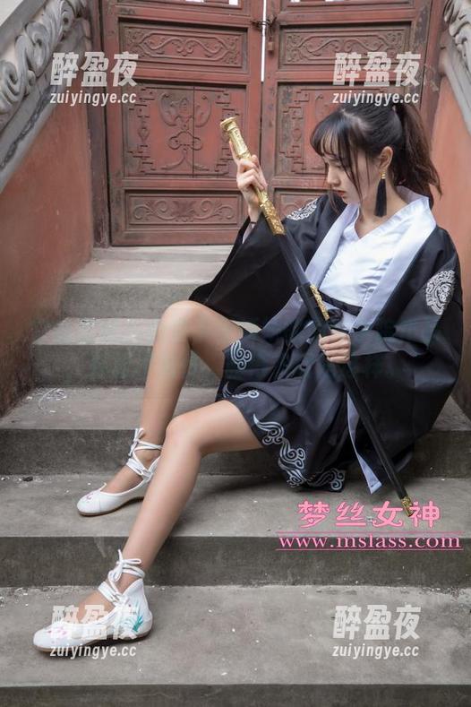 梦丝女神-王娇娇 梦丝女神 - 分享下王娇娇的超纯学院作品,轻松不做作,聊得来就是这样。