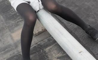 森萝财团竟然有黑丝妹妹的图片合集,脚踝不自觉打了个转儿