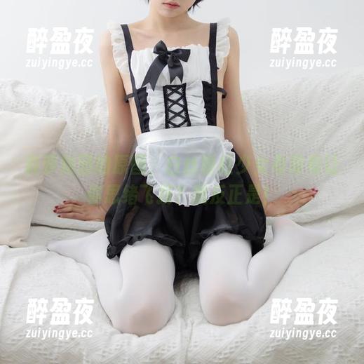 森萝财团的原图，白丝粉红少女有没有让你思绪飞扬？我反正是！