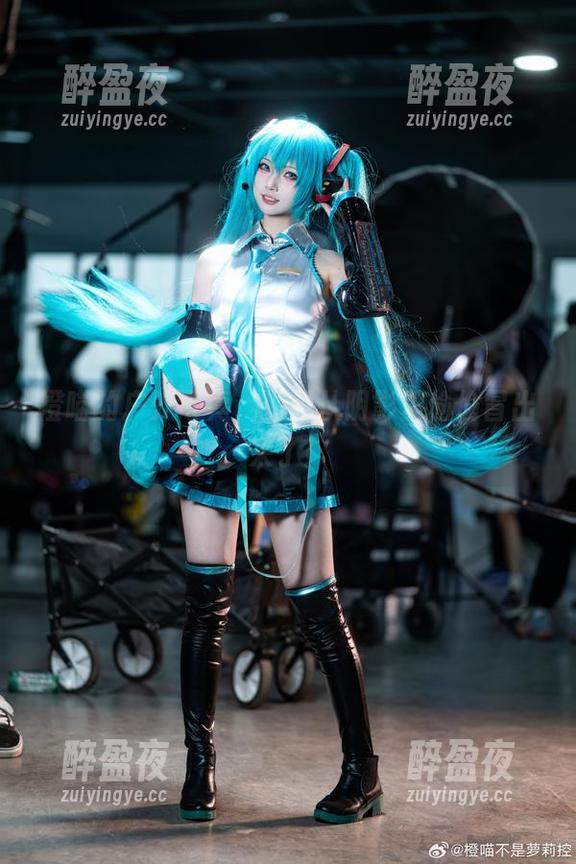 橙喵 橙喵的户外写真,资源从阴影里偷偷冒出来了!