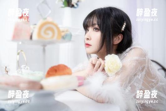 洛璃LoLiSAMA 洛璃LoLiSAMA2021年作品集,都是些令人眼前一亮的自拍。
