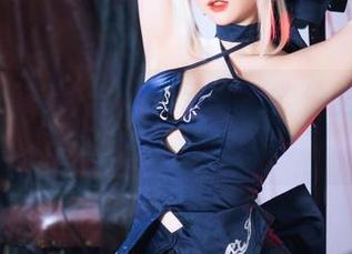 听说焖焖碳的全套裸足写真能治脚气?不信我试试!