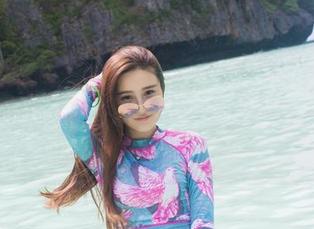 爱蜜社 - 资源满满,萌琪琪Irene毛衣写真,穿上去八成舒服,但我实在没勇气试试